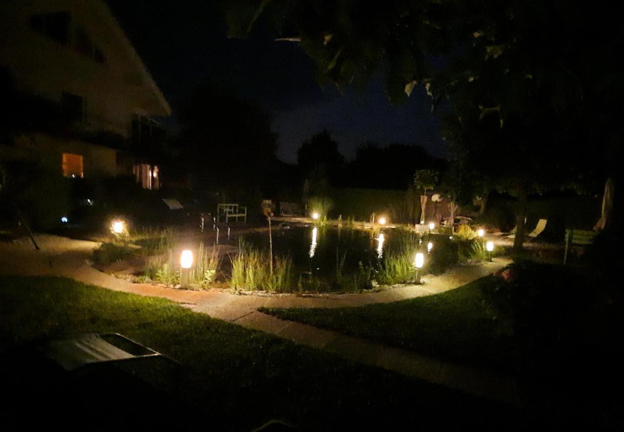 Garden Paradise Bled Apartments - Garden, Pond And Castle View المظهر الخارجي الصورة
