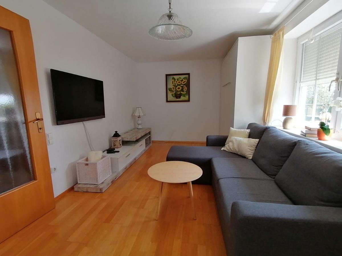 Garden Paradise Bled Apartments - Garden, Pond And Castle View المظهر الخارجي الصورة