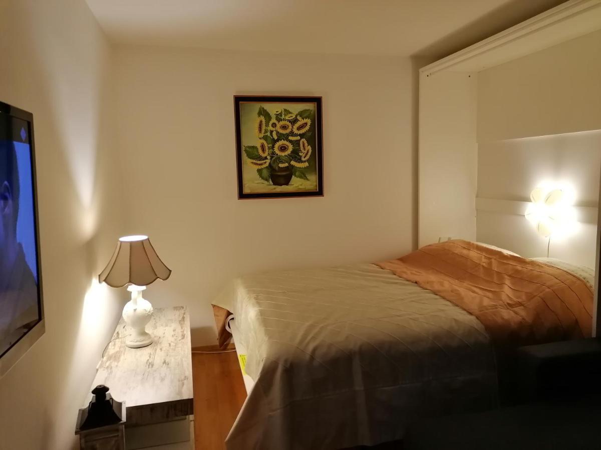 Garden Paradise Bled Apartments - Garden, Pond And Castle View المظهر الخارجي الصورة