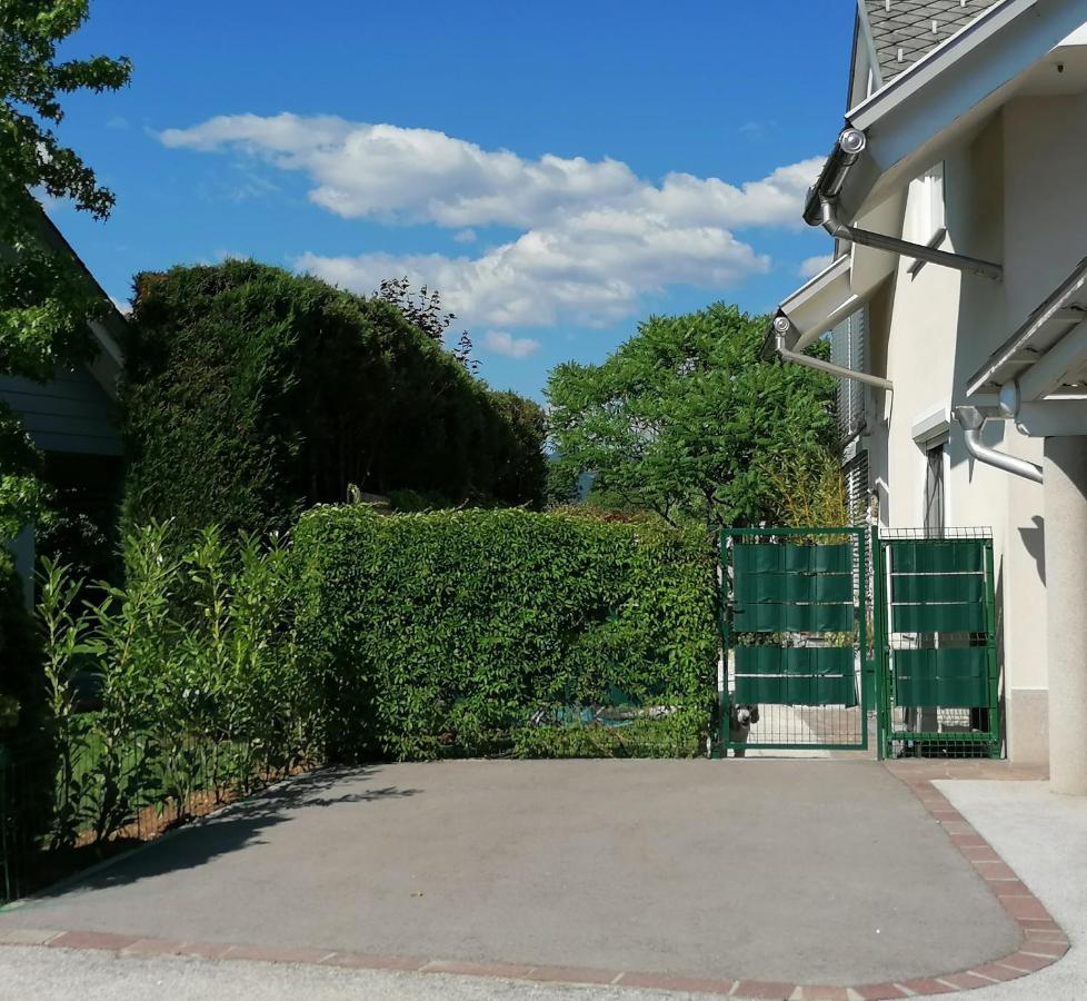 Garden Paradise Bled Apartments - Garden, Pond And Castle View المظهر الخارجي الصورة