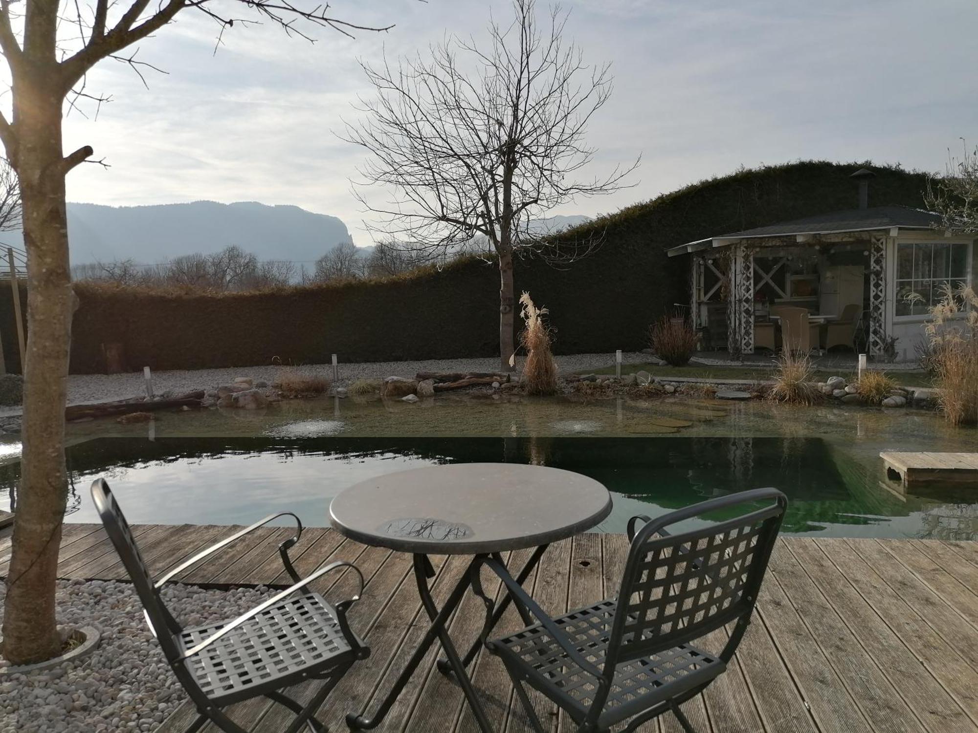 Garden Paradise Bled Apartments - Garden, Pond And Castle View المظهر الخارجي الصورة