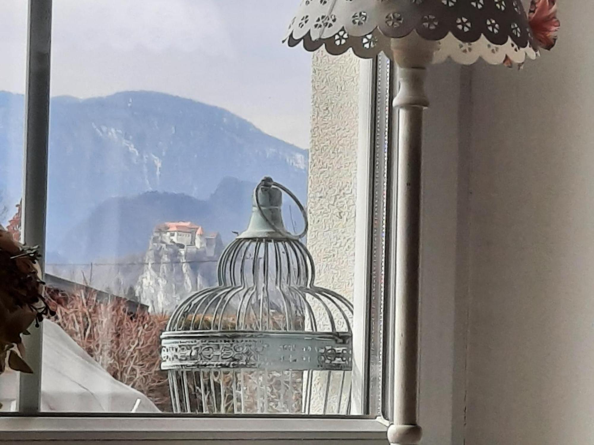 Garden Paradise Bled Apartments - Garden, Pond And Castle View المظهر الخارجي الصورة