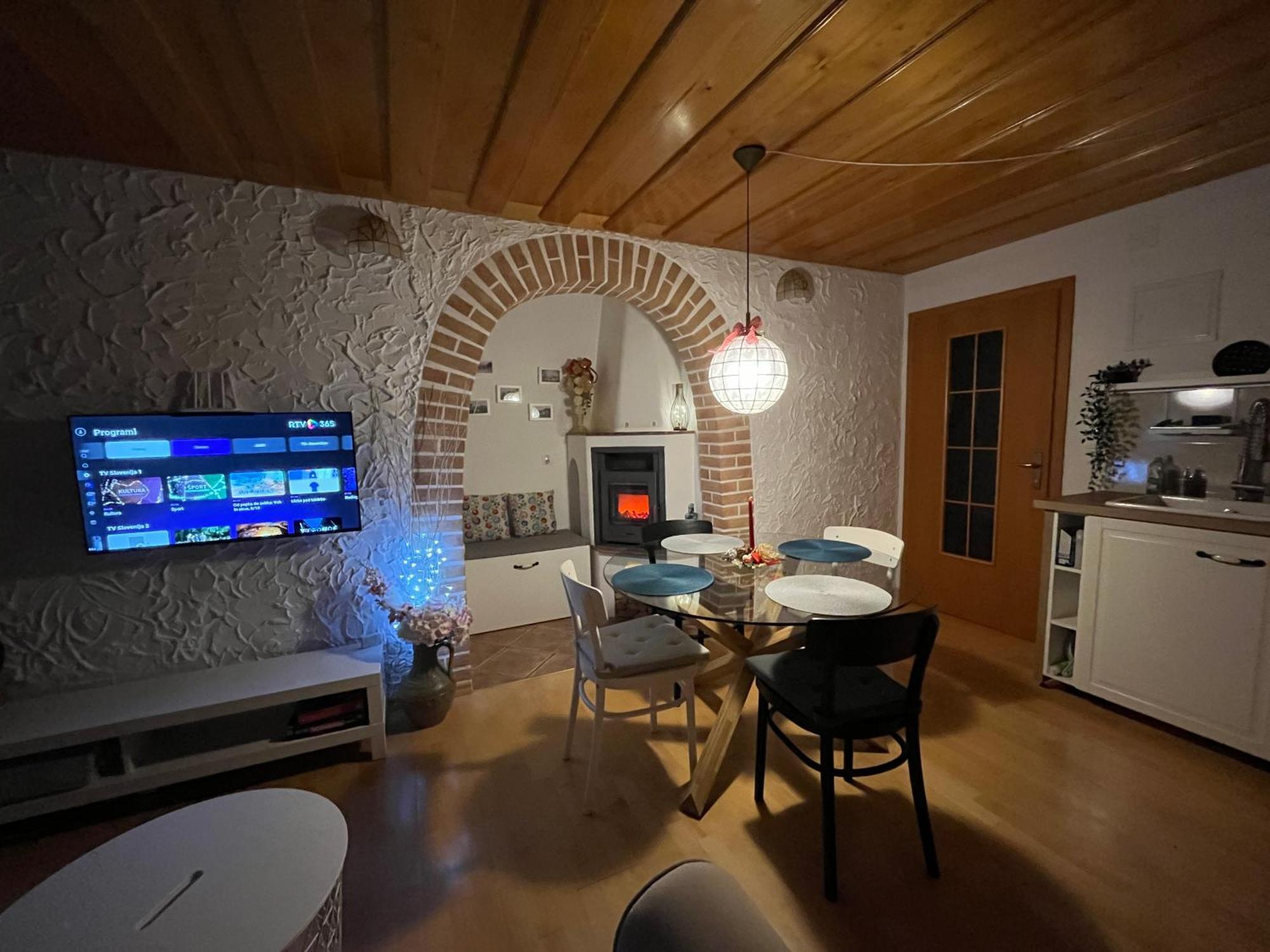 Garden Paradise Bled Apartments - Garden, Pond And Castle View المظهر الخارجي الصورة